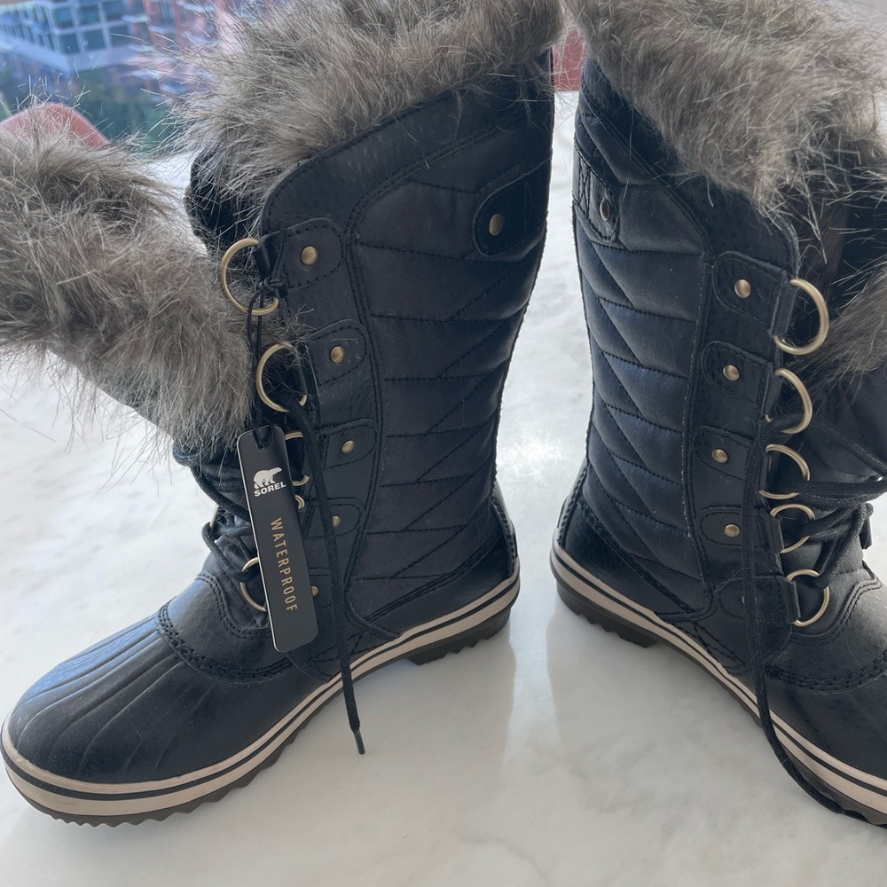 SOREL Tofino II Boot in Black size 5.5
